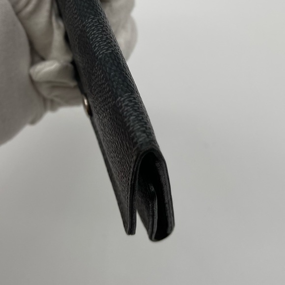 Louis Vuitton Graphite Six Key Holder - Picture 8 of 14
